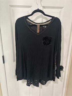 Aratta Black Long-Sleeve V-Neck Top with Lace Pocket Detail